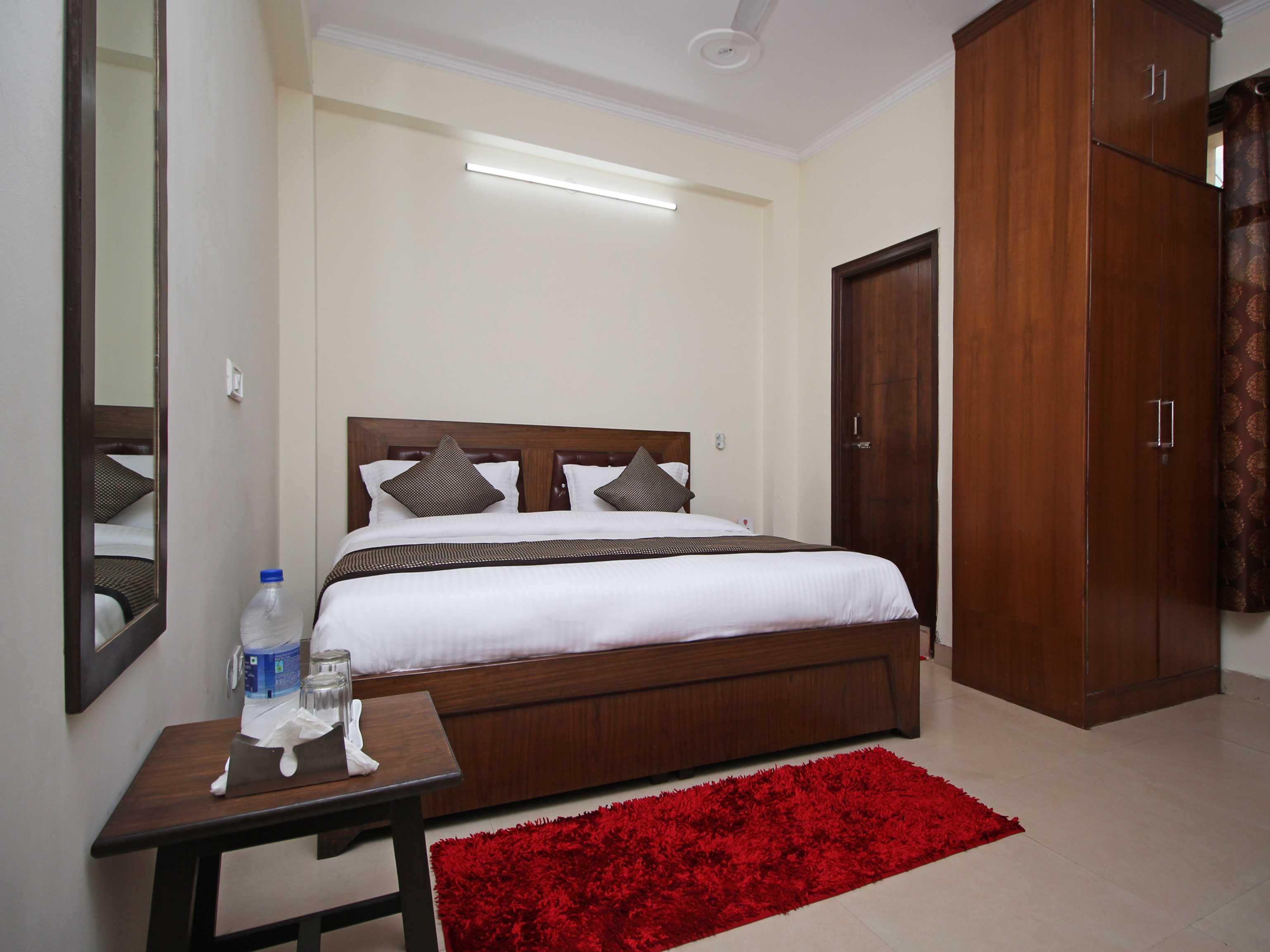 Hotel O Surya Palace New Delhi Exterior photo
